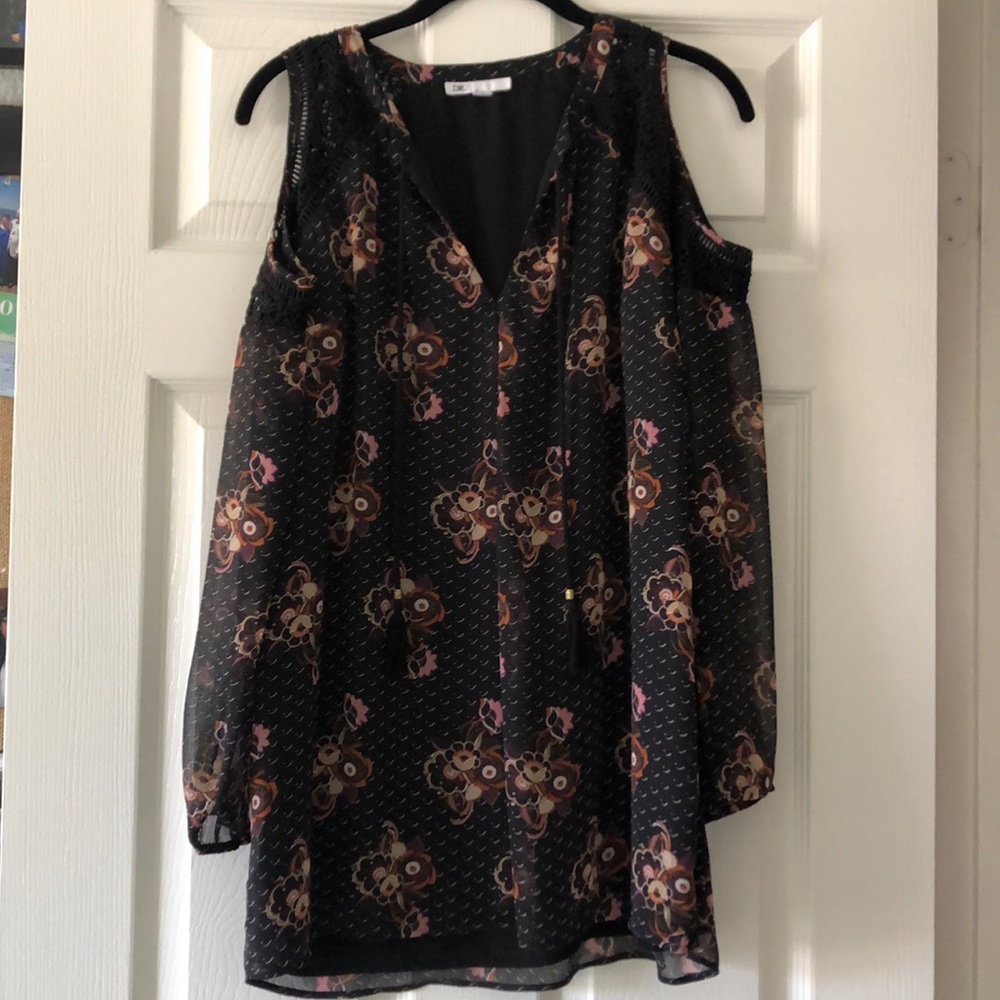 DR2 cold shoulder long sleeve